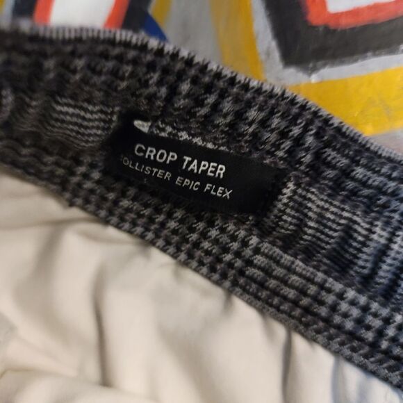 Hollister Epic Flex Plaid Crop Taper Pants - black & white, woman's size Medium - Picture 4 of 10